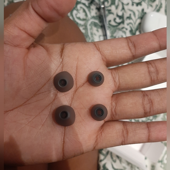 Wireless Earbuds - Picture 5 of 6